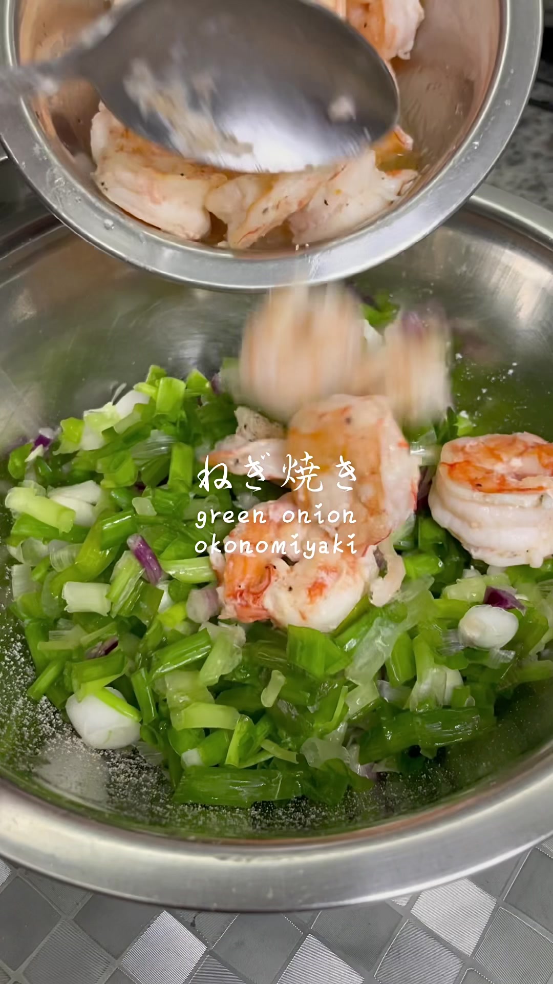 @My mum makes green onion okonomiyaki ? AKA, negiyaki! Needle...
